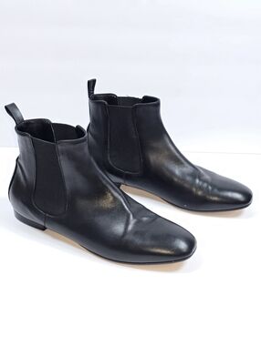 Varda Chelsea Leather Ankle Boots Flat Heel Pull On Style Women Sz.39